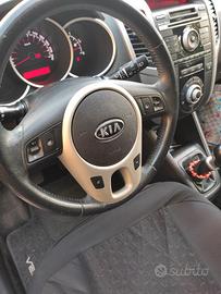 Kia Venga 1.4 CRDI 90 cv Active 