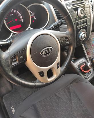 Kia Venga 1.4 CRDI 90 cv Active 
