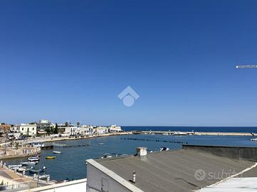 2 LOCALI A BARI