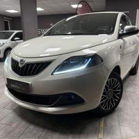 Lancia Ypsilon 1.0 FireFly 5 porte S&S Hybrid Albe