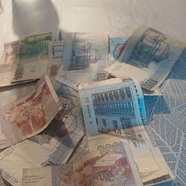 vari  banconote in lire