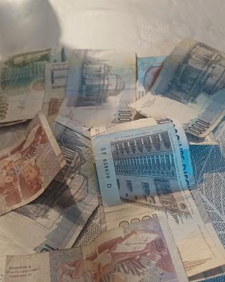 vari  banconote in lire