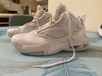 Jordan max aura 4 white pure platinum