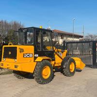 P110 Pala gommata 60 q.li JCB 408