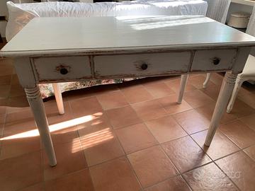 Tavolo in abete shabby chic