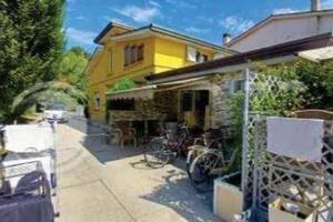 Immobile in asta di 315 m² con 4 locali e box auto
