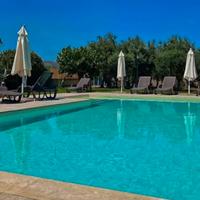 Appartamenti in villa con piscina