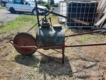 Pompa irroratrice d'epoca