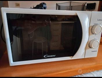 Forno a microonde con grill 