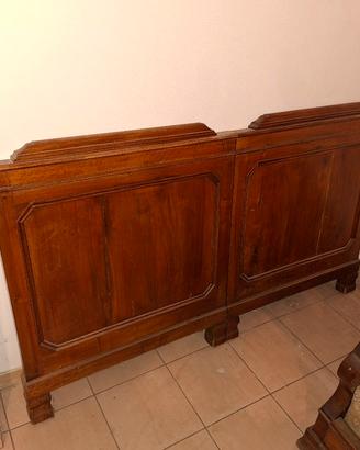 letto antico in legno massiccio