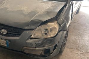 Kia Rio 1.5 td (incidentata)