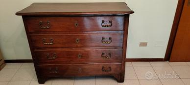 Comò d'epoca fine 700 in noce 