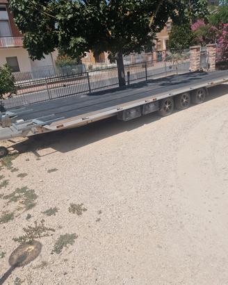 Rimorchio auto tre assi 