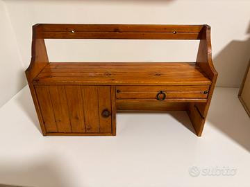 Mensola vintage in legno con cassetto