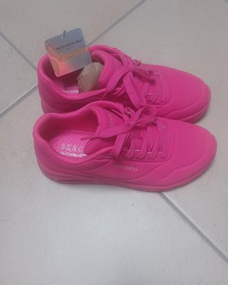 Skechers