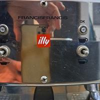 macchina del  caffe professionale a capsule 