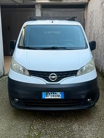 Nissan nv200