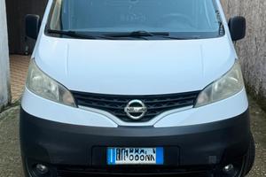 Nissan nv200