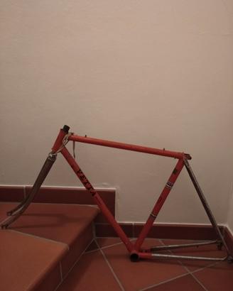 Telaio bici corsa VETTA + 2 cerchi