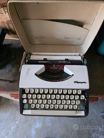 macchina da scrivere anni 80
