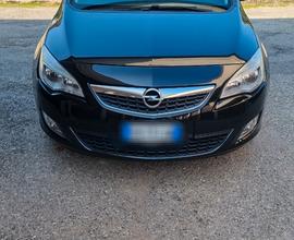 OPEL Astra - 2010