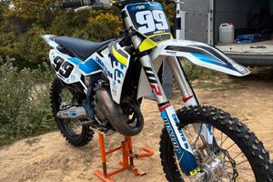 HUSQVARNA TC 125 2025 CON 54 ORE