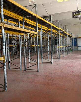 Scaffalatura metallica industriale