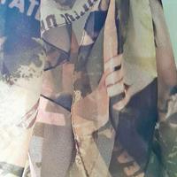 Foulard,multicolore,originale,con immagine di donn