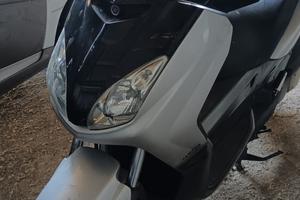 Yamaha X-Max 250