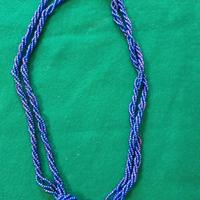 Collana perline blu
