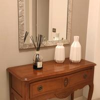 mobile madia in stile rustico con specchio 