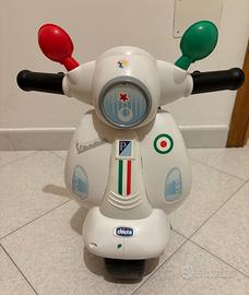 Vespa chicco cavalcabile per bimbi