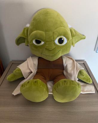 MAXI YODA PELUCHE
