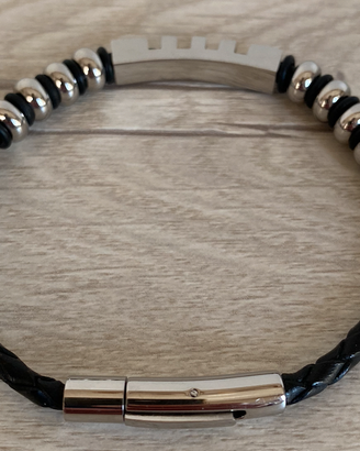 Braccialetto in pelle intrecciata e acciaio