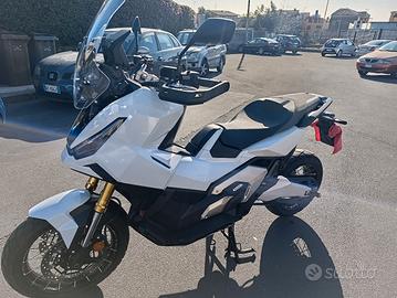 Honda x adv