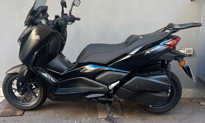 XMAX 300 anno 8/2024 2900 Kl