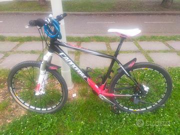 Bicicletta Mountain-bike Cannondale in carbonio 