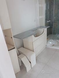 bagno parete completa marmo lavabo
