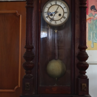 Orologio a pendolo perfettamente funzionante