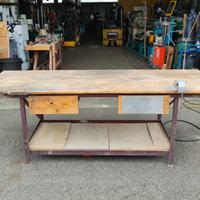 BANCO DA LAVORO CON RIPIANO IN LEGNO MORSA E CASSE