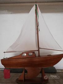barca a vela modellino
