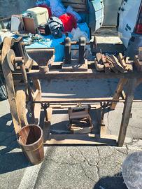 Antico Tornio a Pedale per Legno 