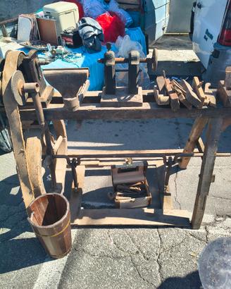 Antico Tornio a Pedale per Legno 
