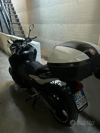 Honda integra 750