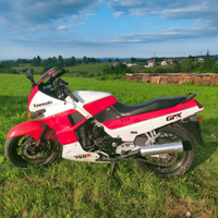 Kawasaki GPX 750R