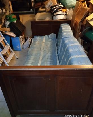 Letto divano con tappezzeria