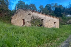 Fabbricato rurale con terreni - panorama mare