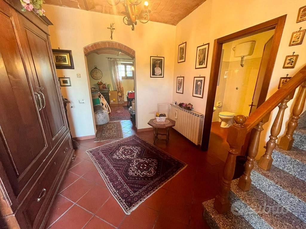 Rustico / Casale di 440 m² con più di 5 locali a P - Altro