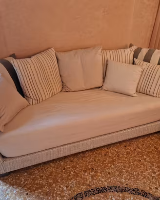 Divano da esterno in rattan design