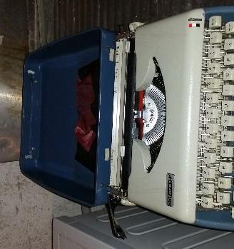 Macchina da scrivere antares